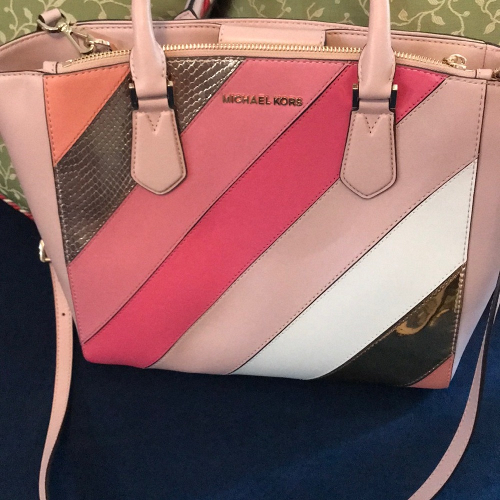 STUNNING! Michael Kors leather bag NWOT! - Picture 2 of 7